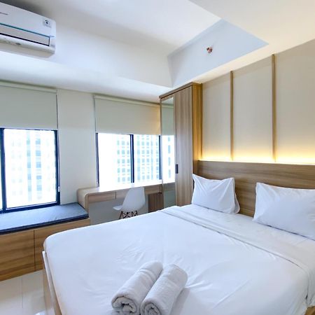 Homey And Warm Studio Room Pollux Chadstone Apartment By Travelio Cikarang Exterior photo