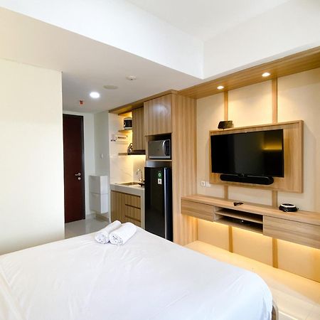 Homey And Warm Studio Room Pollux Chadstone Apartment By Travelio Cikarang Exterior photo